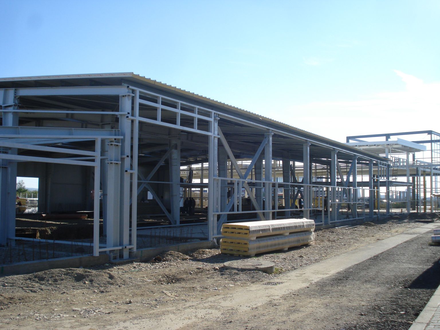 Productie si montaj showroom BMW Ploiesti