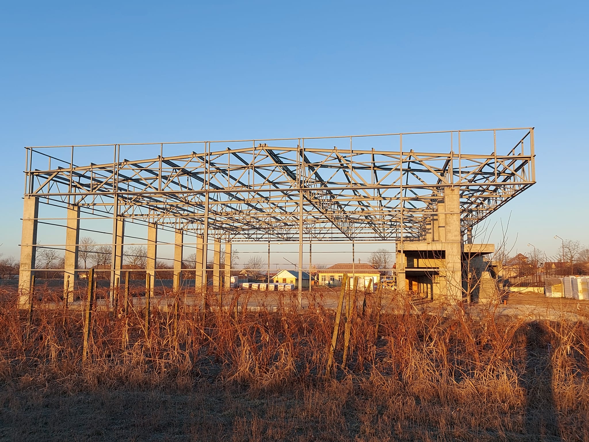 Productie si montaj acoperis sala sport