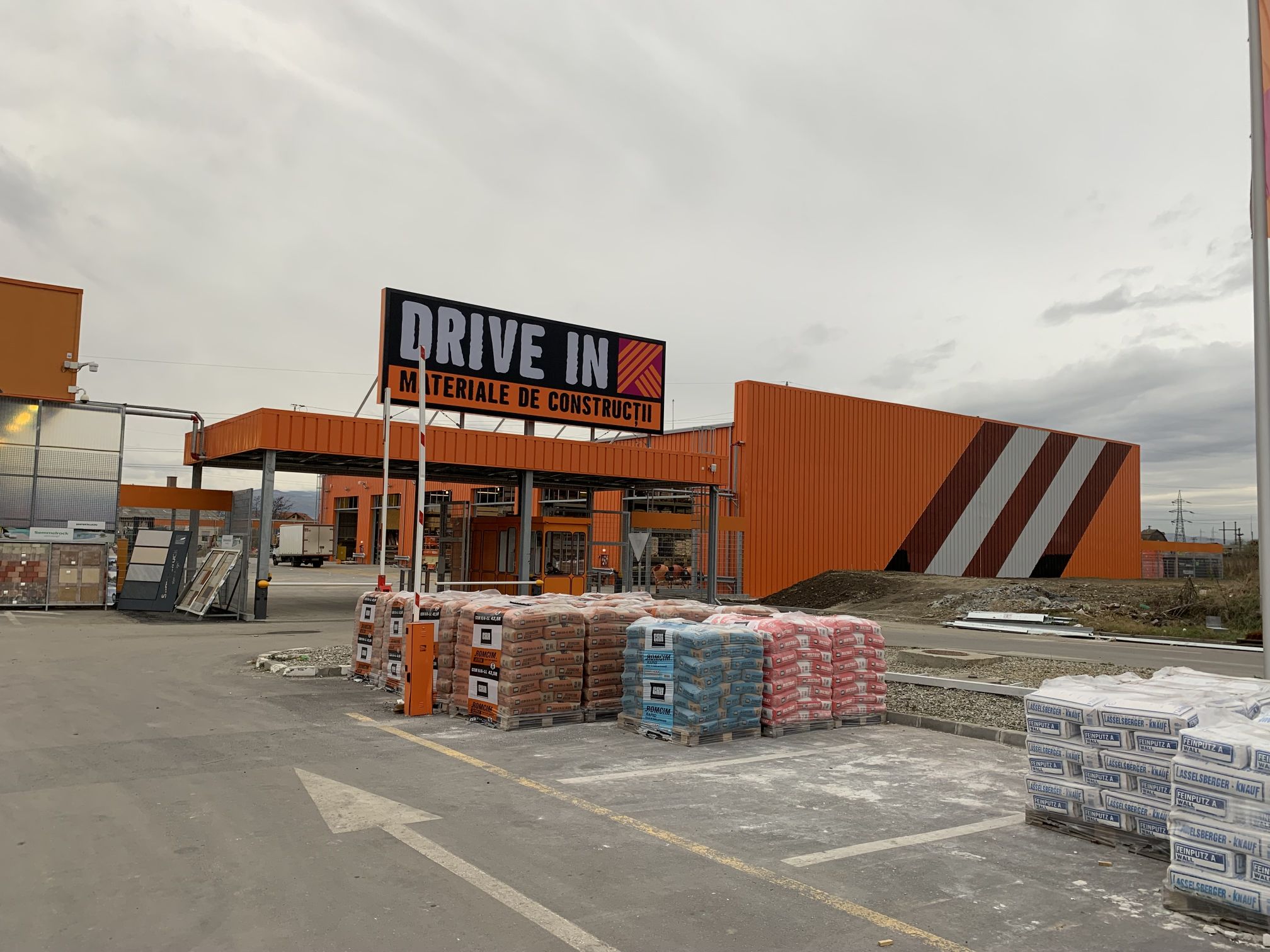 Productie si montaj structura Hornbach Sibiu