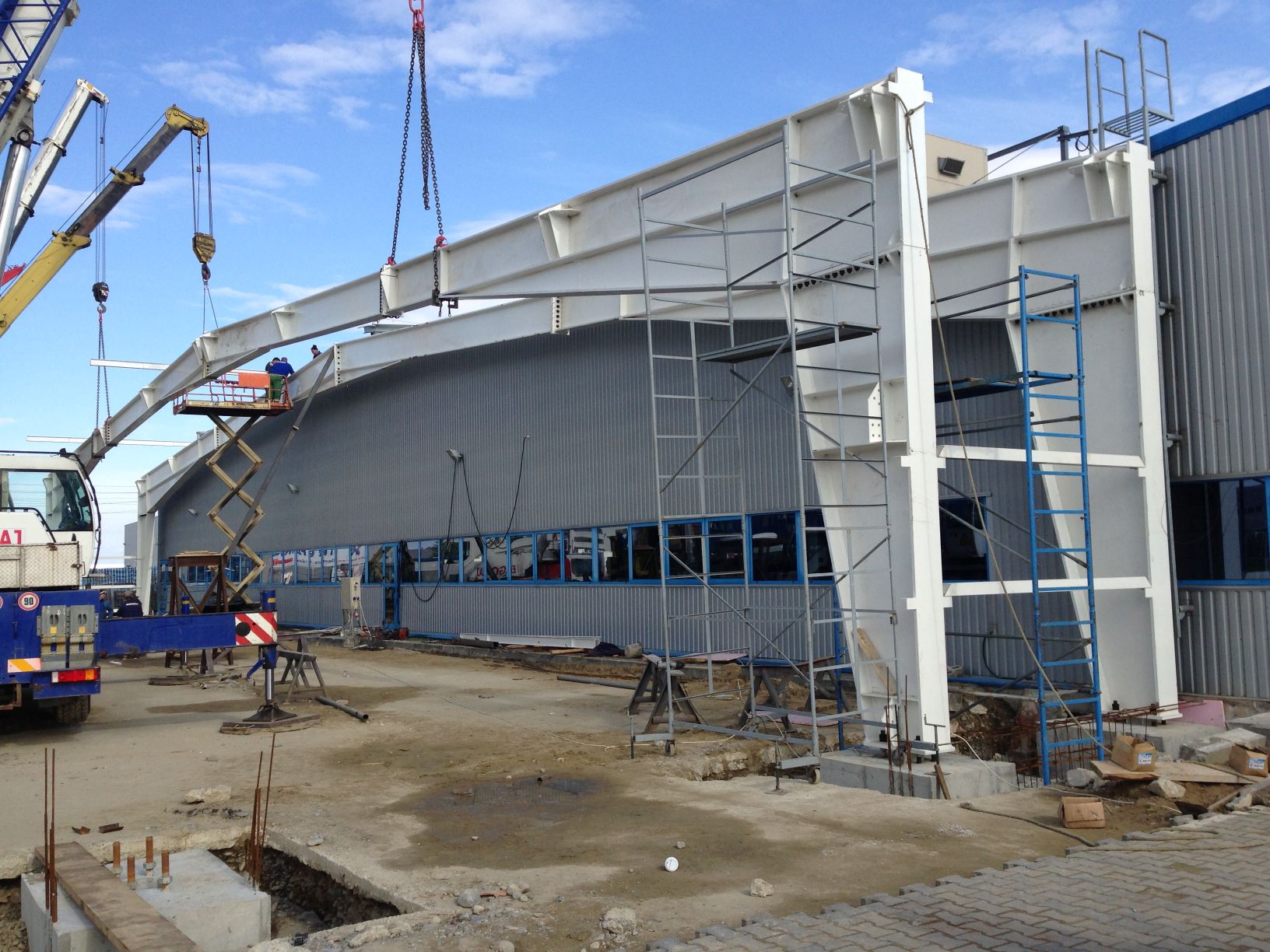 Antreprenoriat general hala productie Adient 1